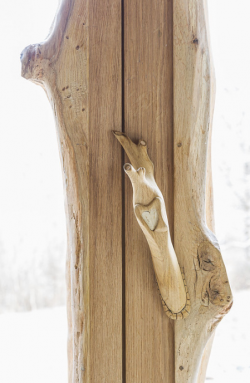 Barre de tirage en bois avec cÅur sculptÃ© 